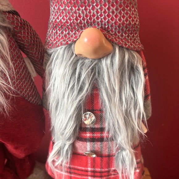 🎁Holiday Gnomes - Set of 2 (NEW) - Picture 2 of 8